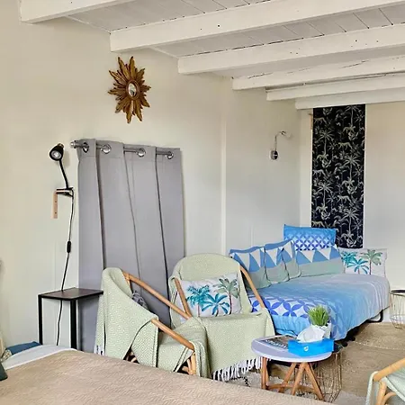 Les Reves D'eglantine Et D'augusta Et Bed & Breakfast *